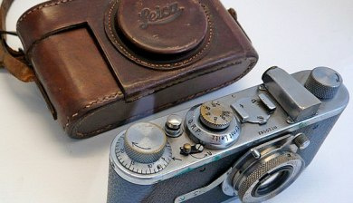 570px-Cartier-Bresson's_first_Leica